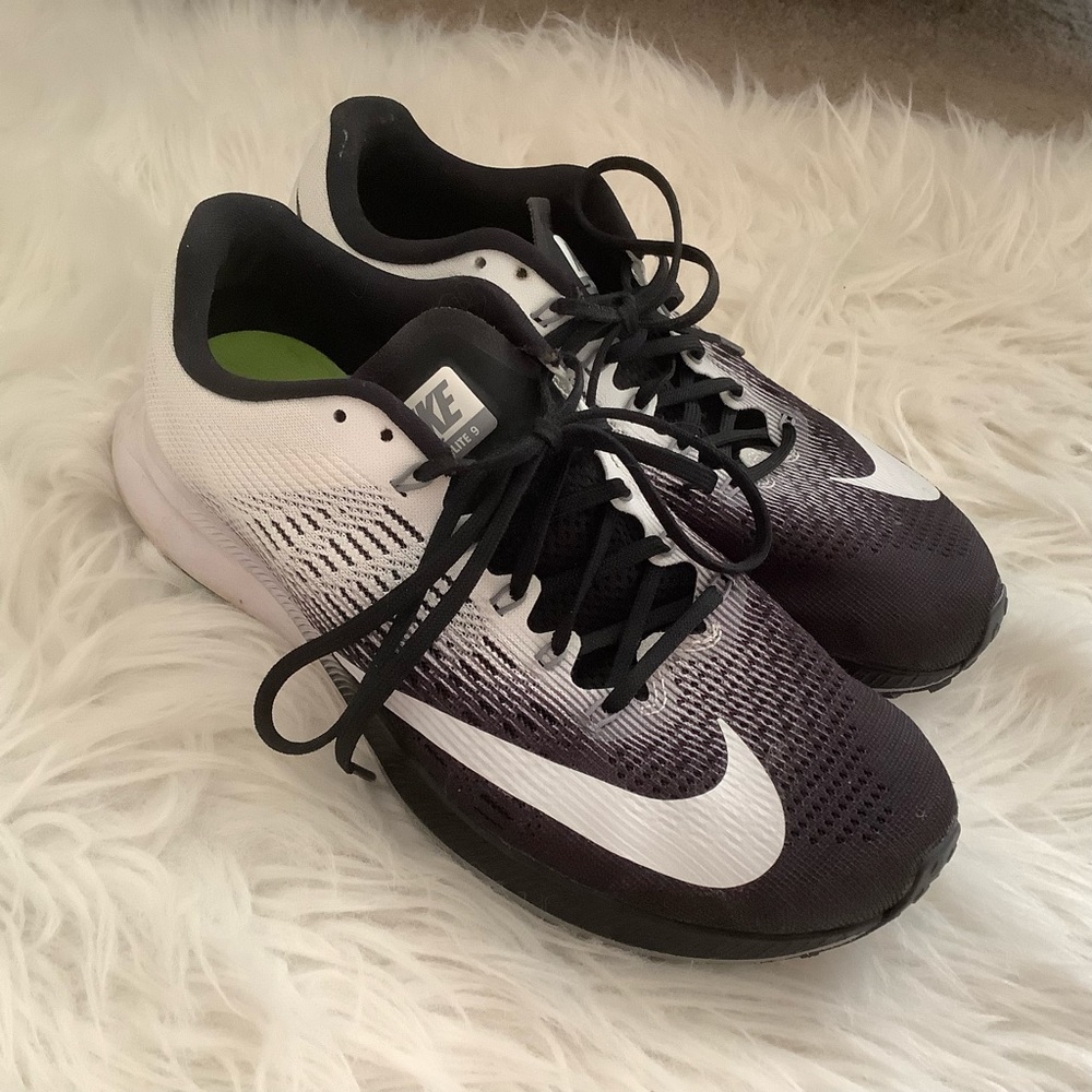NIKE Zoom Elite